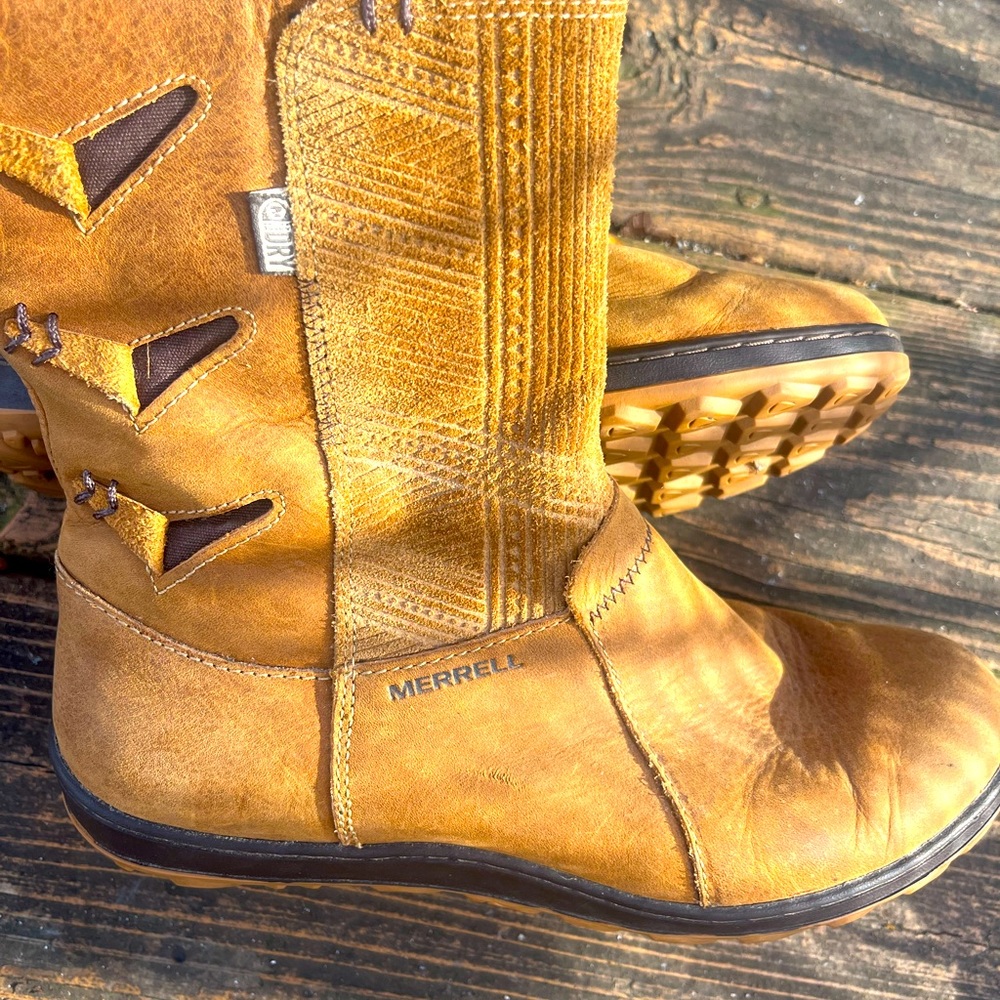 Ladies Size 7 Merrell side Zip Boots